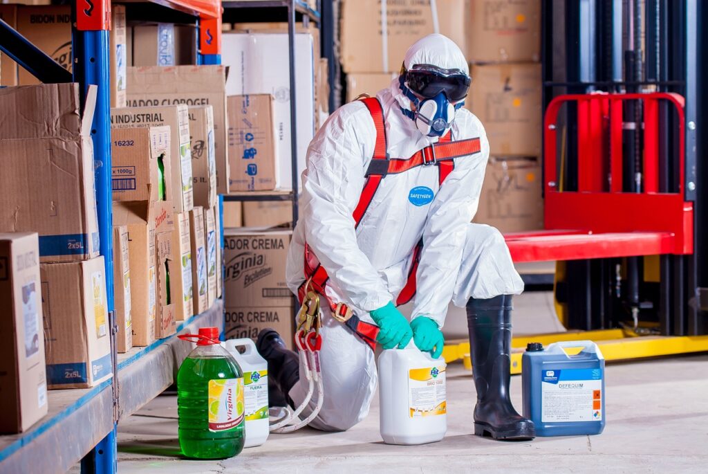 chemist 1636375 1280