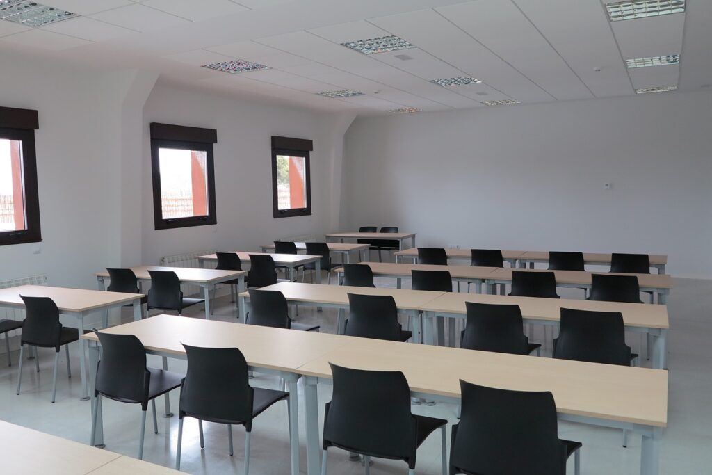 classroom 1008856 1280